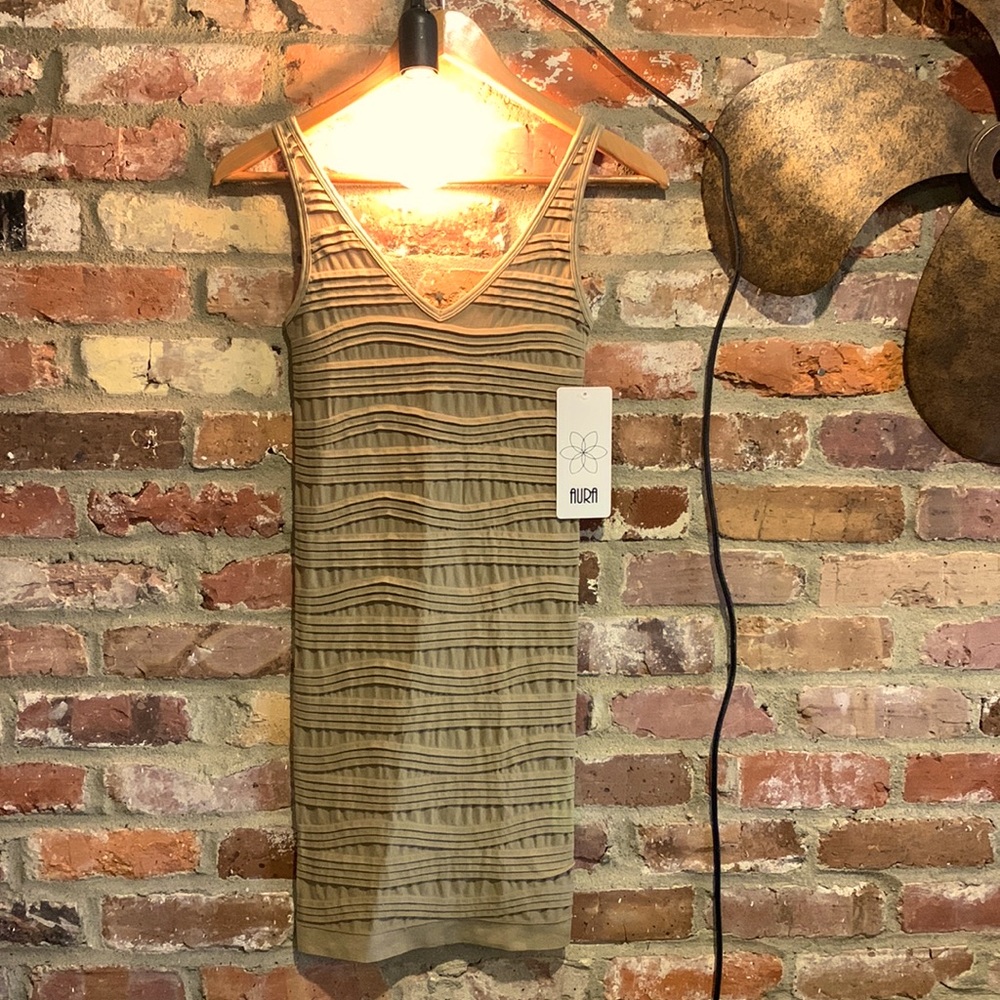 NWOT Bandage Mini